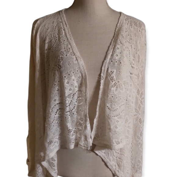 Hollister Sweaters - 🟢/$3 hollister  crochet cardigan
